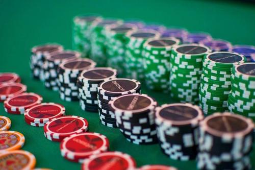 ポーカー 裏の魅力を解き明かす戦略ガイド