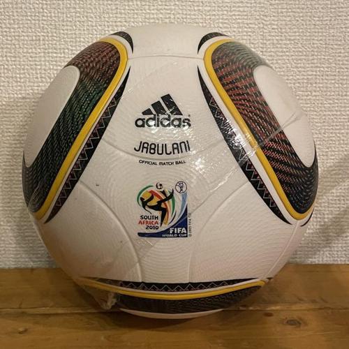 ワールドカップサッカーボールメーカーが新しいボールを発表